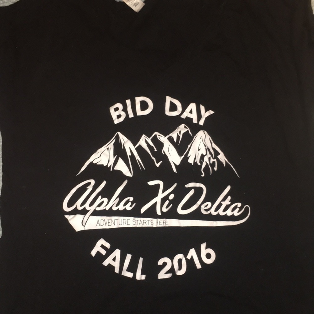 Alpha Xi Delta Mountain Recruitment V-Neck